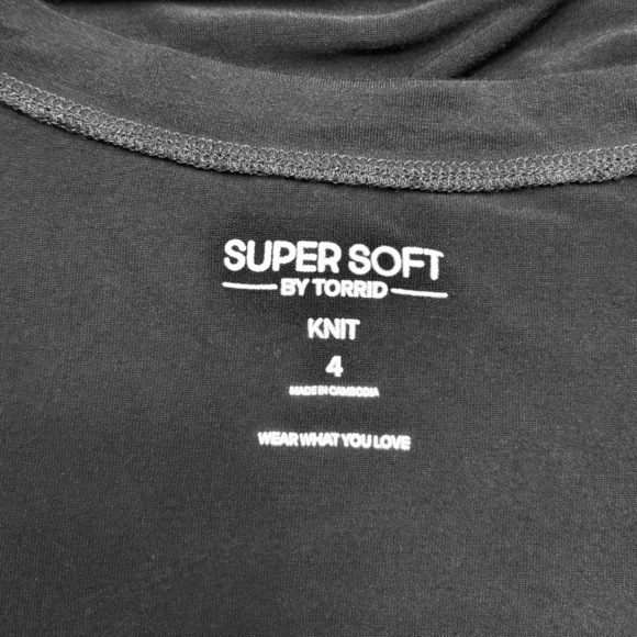 NWOT, Torrid, Perfect Super Soft Crew Tee, 4X, Black - Picture 8 of 8